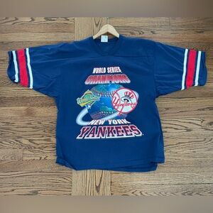 New York Yankees Men’s XL Team 1996 WS Champs. Mid Length sleeve used B2
